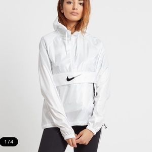 NIKE Packable Running Windbreaker Hooded *AS IS*
